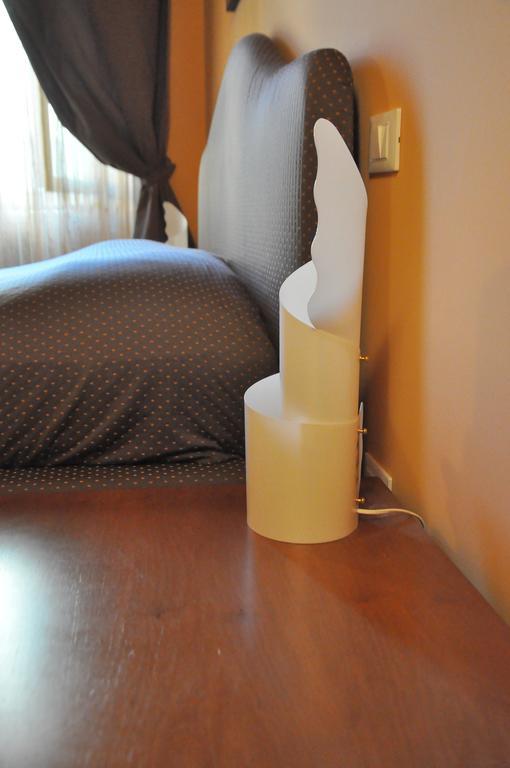 B&B Al Canto Del Cavour ピストイア 部屋 写真