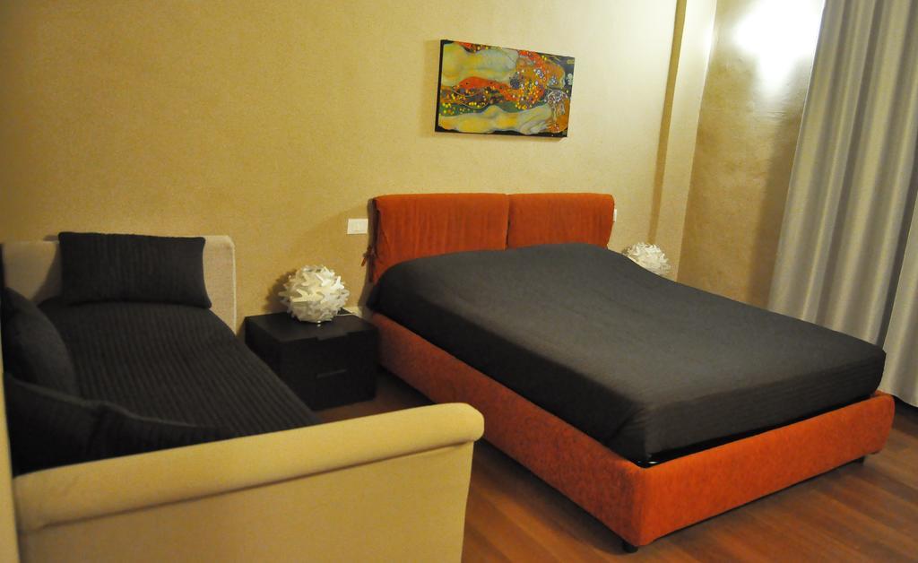 B&B Al Canto Del Cavour ピストイア 部屋 写真